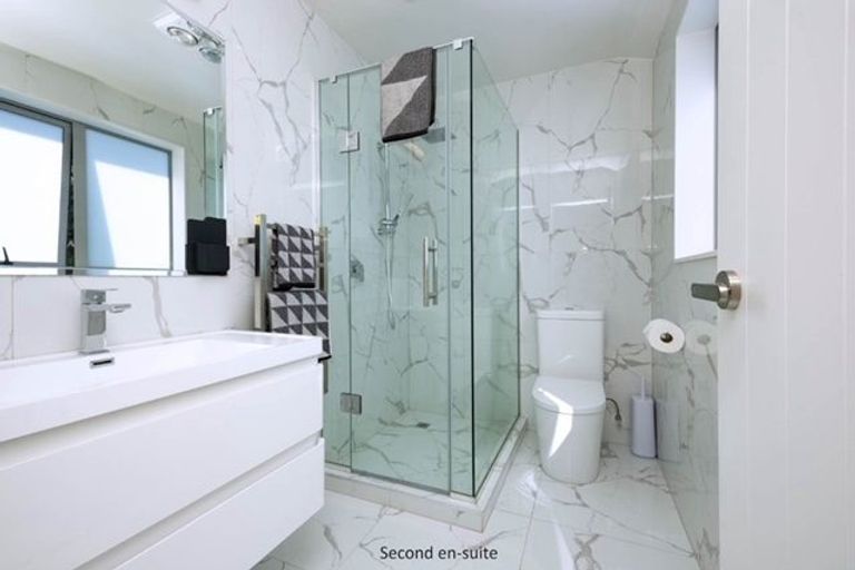 Photo of property in 20d Kaurilands Road, Titirangi, Auckland, 0604