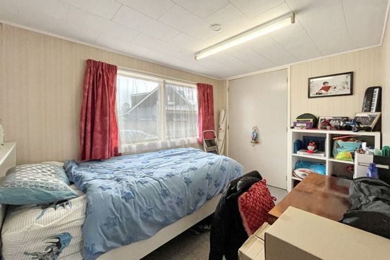 Photo of property in 33 Suzanne Grove, Kelvin Grove, Palmerston North, 4414