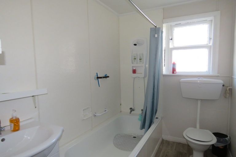 Photo of property in 48 Domett Street, Westport, 7825