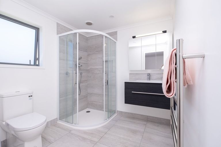 Photo of property in 12 Montague Grove, Stratford, 4332