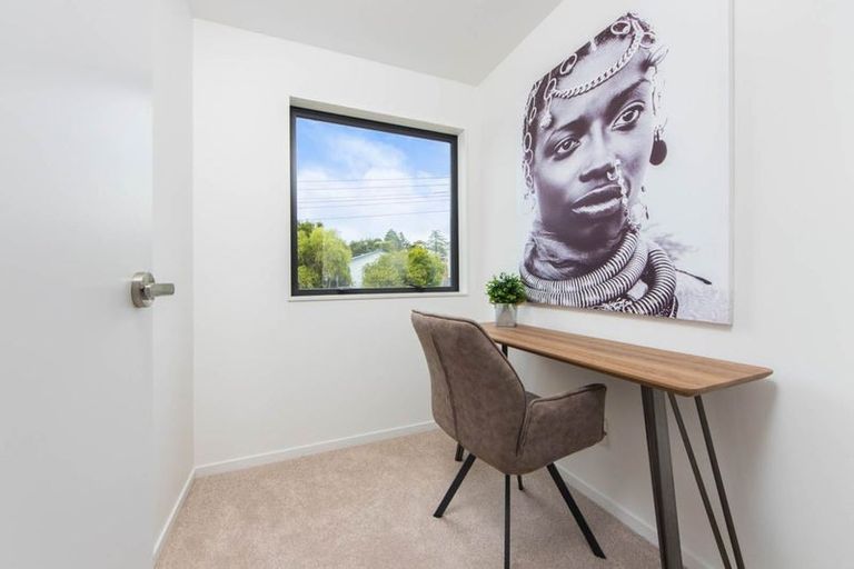 Photo of property in 1d Quincey Place, Massey, Auckland, 0614