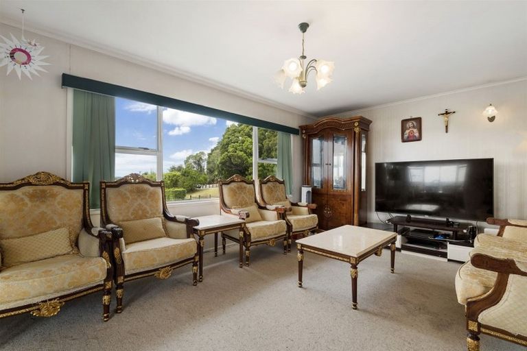 Photo of property in 466 Don Buck Road, Massey, Auckland, 0614