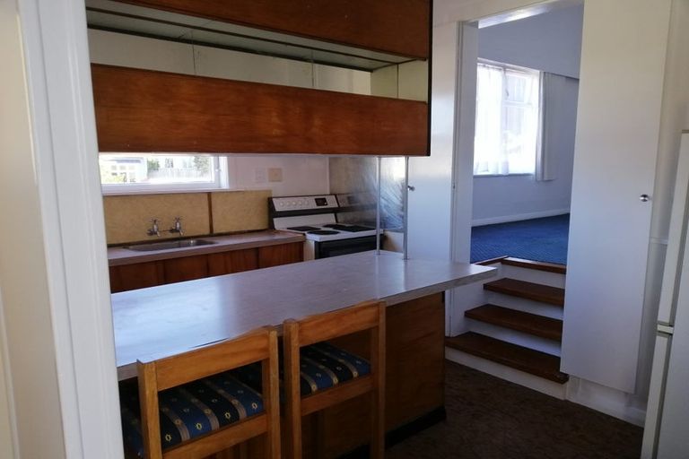 Photo of property in 16 Toru Street, Lyall Bay, Wellington, 6022