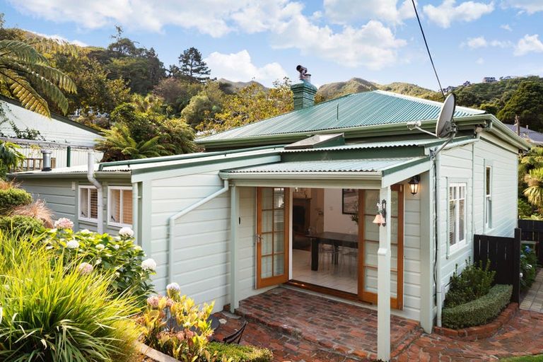 Photo of property in 51 Awarua Street, Ngaio, Wellington, 6035