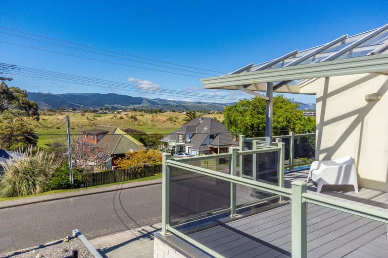Photo of property in 47 Golf Road, Paraparaumu Beach, Paraparaumu, 5032