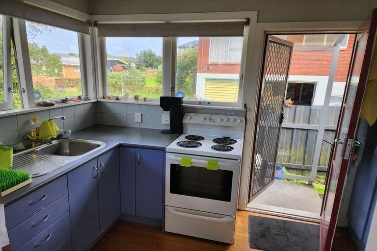 Photo of property in 2/303 Pakuranga Road, Pakuranga Heights, Auckland, 2010