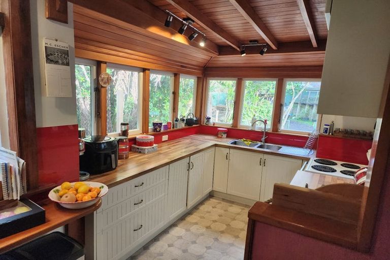 Photo of property in 274 Huia Road, Titirangi, Auckland, 0604