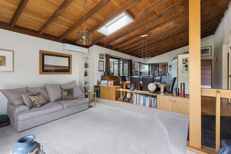 Photo of property in 1 Manu Grove, Waikanae, 5036