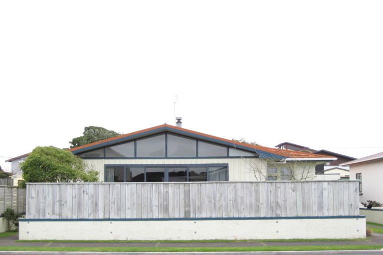 Photo of property in 16 Princes Street, Fitzroy, New Plymouth, 4312