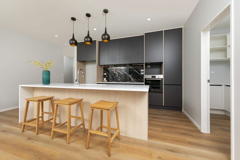 Photo of property in 39 Mcindoe Road, Kumeu, 0810