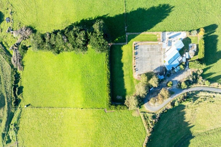 Photo of property in 22 Glenham School Road, Glenham, Wyndham, 9891