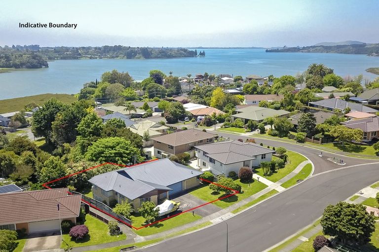 Photo of property in 25 Meadowviews Drive, Welcome Bay, Tauranga, 3112
