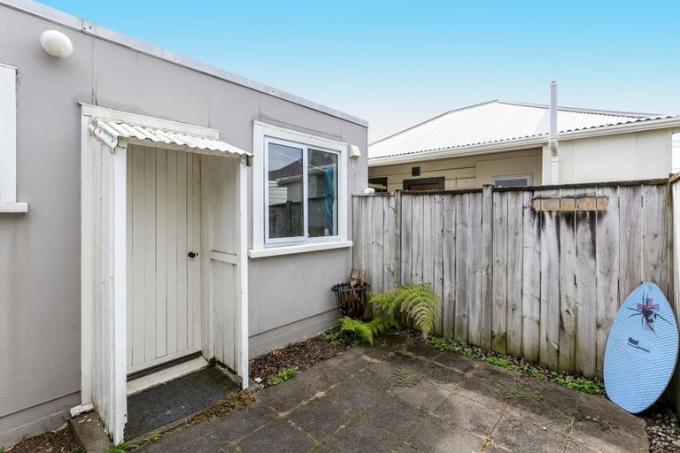 Photo of property in 2 Karamu Street, Strandon, New Plymouth, 4312