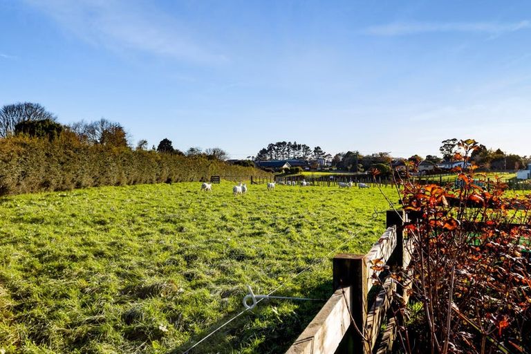 Photo of property in 159 Opunake Road, Stratford, 4391