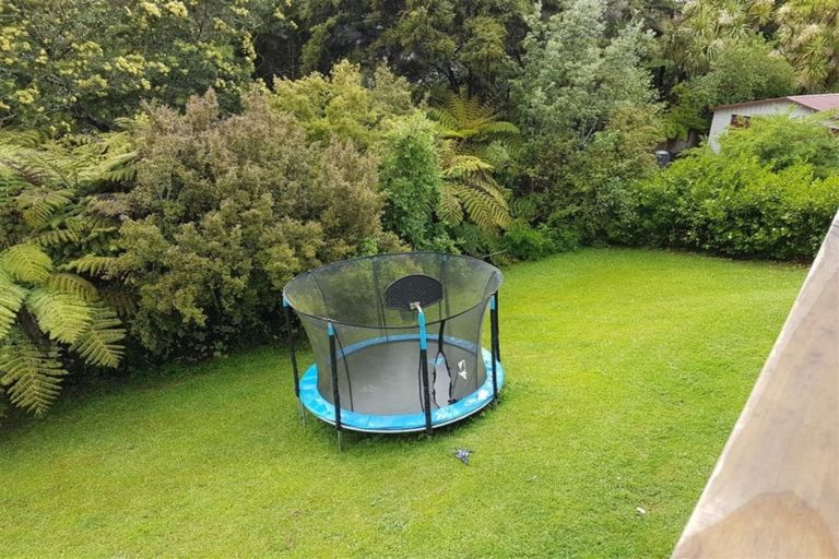 Photo of property in 8 Luxor Place, Massey, Auckland, 0614