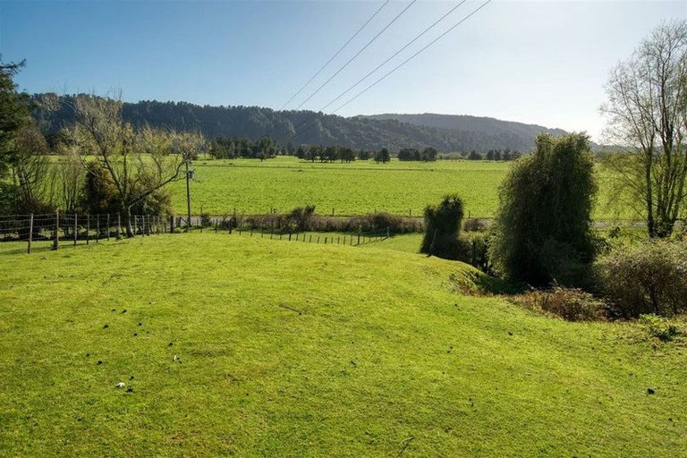 Photo of property in 317 Poerua Valley Road, Harihari, 7884
