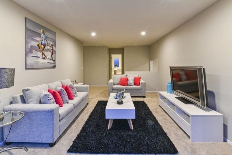 Photo of property in 66 Taikura Avenue, Red Beach, 0932