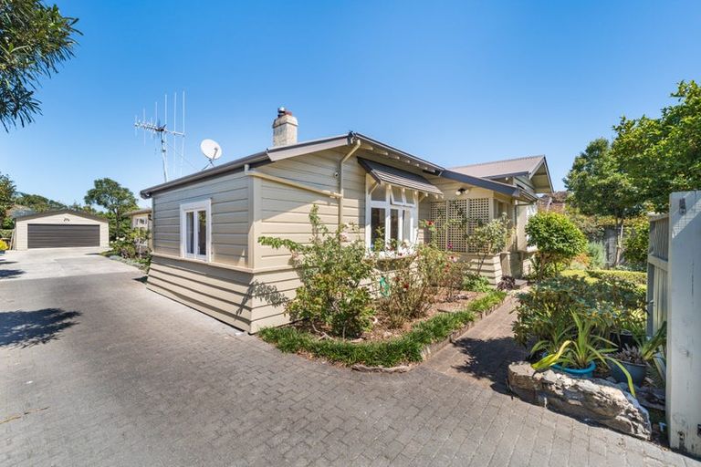 Photo of property in 360 Featherston Street, Palmerston North, 4414
