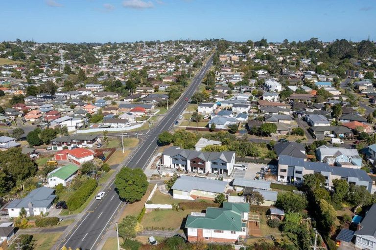 Photo of property in 16/106 Triangle Road, Massey, Auckland, 0614