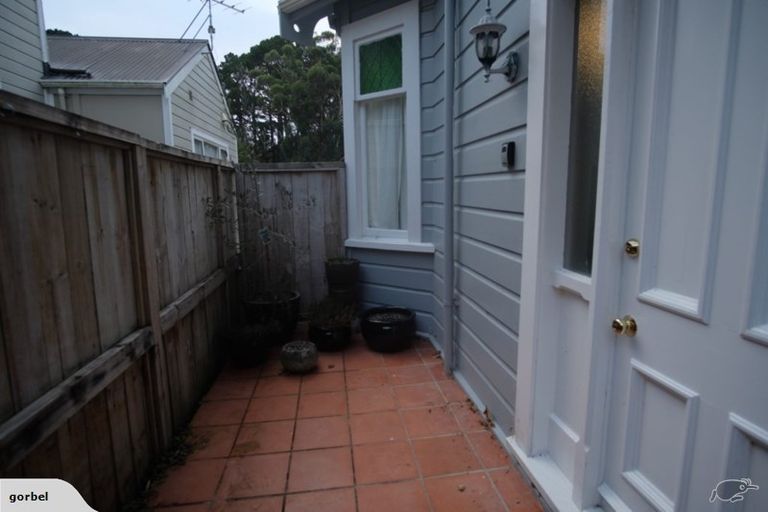 Photo of property in 14a U5 Glenmore Street, Thorndon, Wellington, 6011