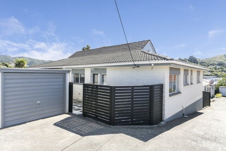 Photo of property in 2/14 Spiers Street, Karori, Wellington, 6012