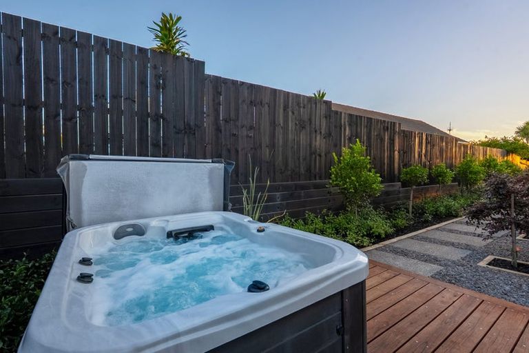 Photo of property in 122a Birkdale Road, Birkdale, Auckland, 0626