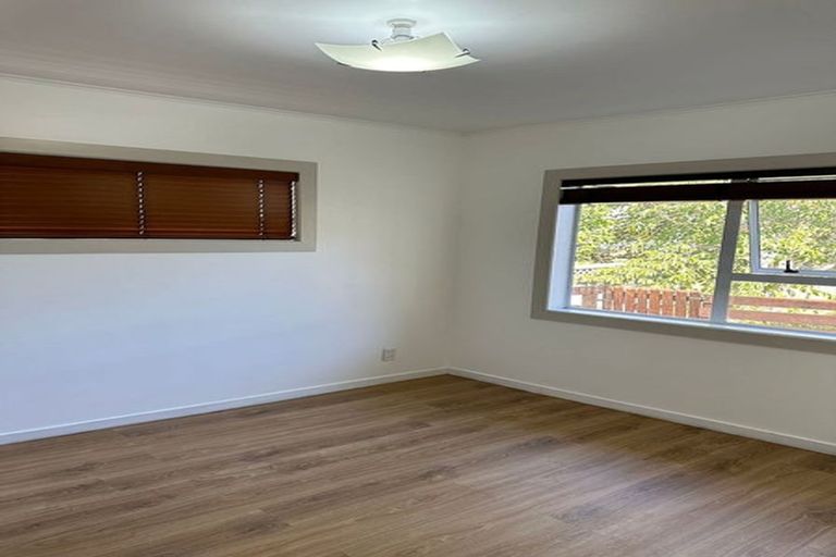 Photo of property in 24 Spencer Road, Pinehill, Auckland, 0632