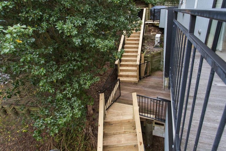 Photo of property in 106 Cannon Hill Crescent, Mount Pleasant, Christchurch, 8081