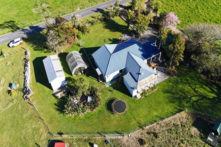 Photo of property in 43 Victoria Road, Westport, 7892
