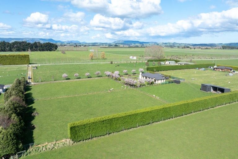 Photo of property in 24 Mckinnon Road, Edendale, Wyndham, 9893