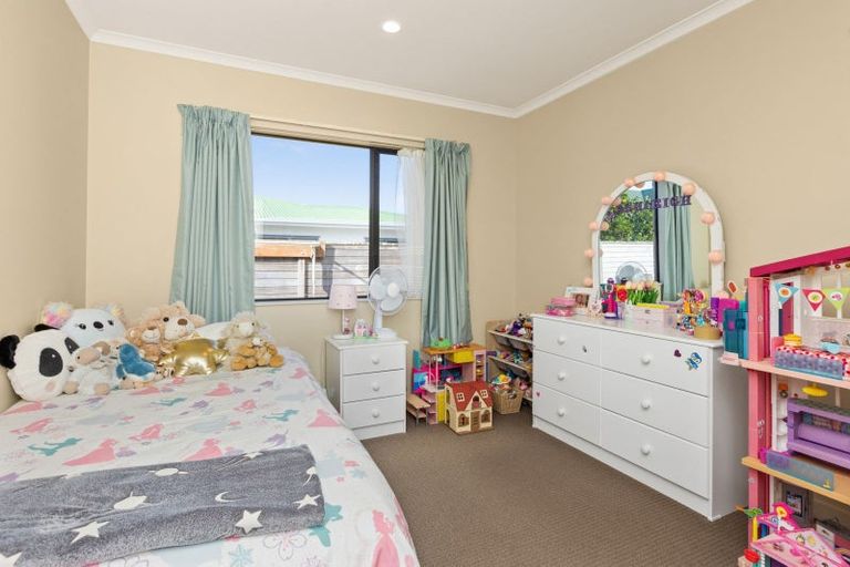 Photo of property in 6b Neeve Place, Taradale, Napier, 4112