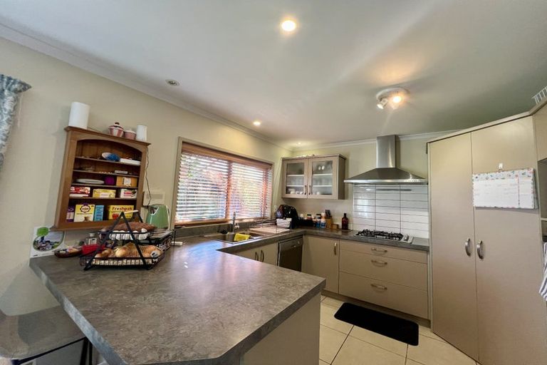 Photo of property in 129 Saint James Drive, Huntington, Hamilton, 3210