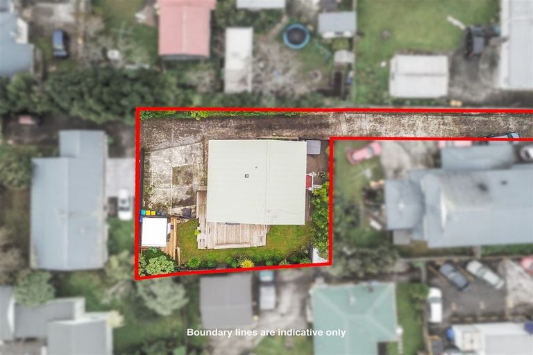 Photo of property in 5 Don Buck Road, Henderson, Auckland, 0614