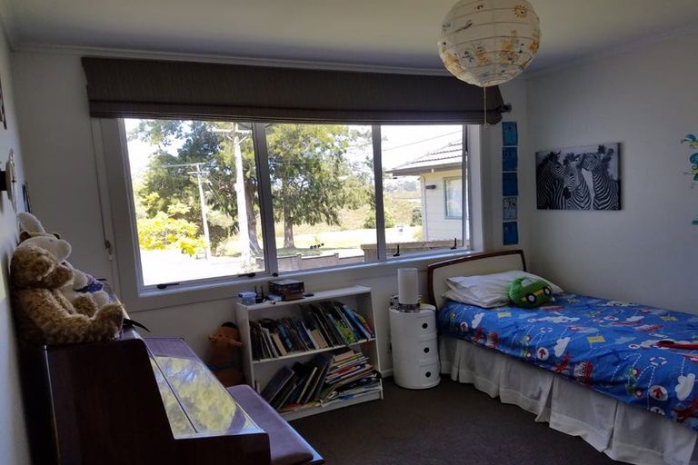 Photo of property in 4 Wharf Road, Te Atatu Peninsula, Auckland, 0610