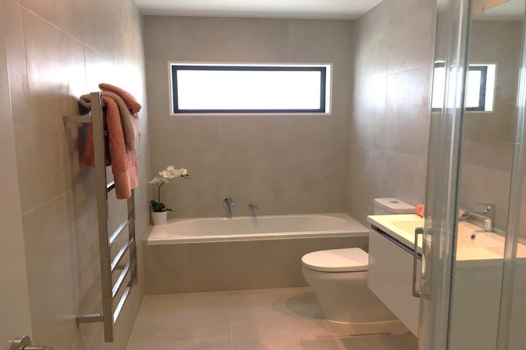 Photo of property in 2 Shortfin Place, Flat Bush, Auckland, 2019