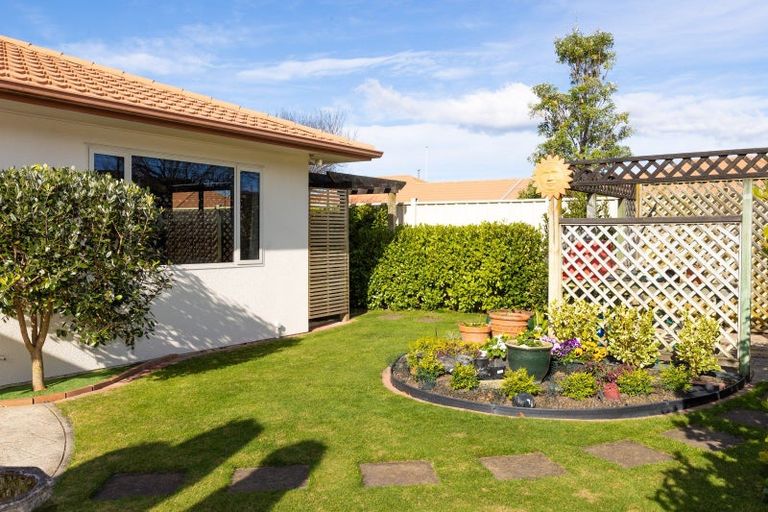 Photo of property in 8 Dules Walk, Taradale, Napier, 4112