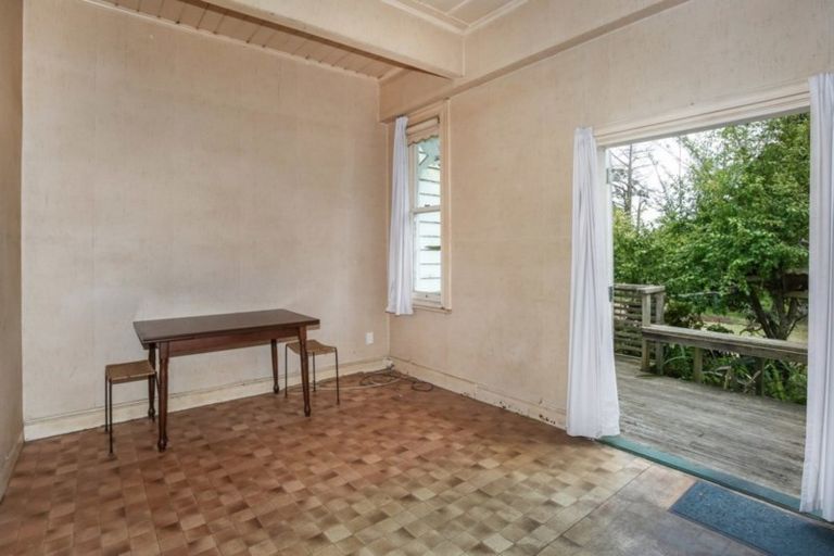 Photo of property in 12 Hull Road, Waiuku, 2123