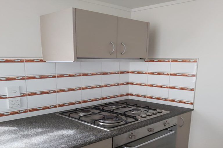 Photo of property in 6 Rickards Place, New Lynn, Auckland, 0600