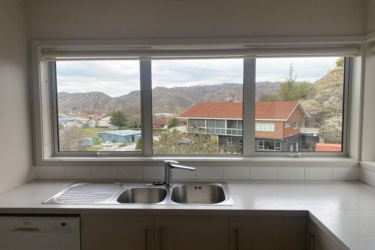Photo of property in 16 Aronui Road, Bridge Hill, Alexandra, 9320