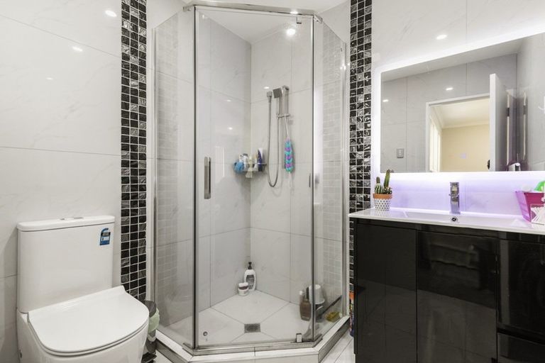 Photo of property in 63a Gray Avenue, Mangere East, Auckland, 2024