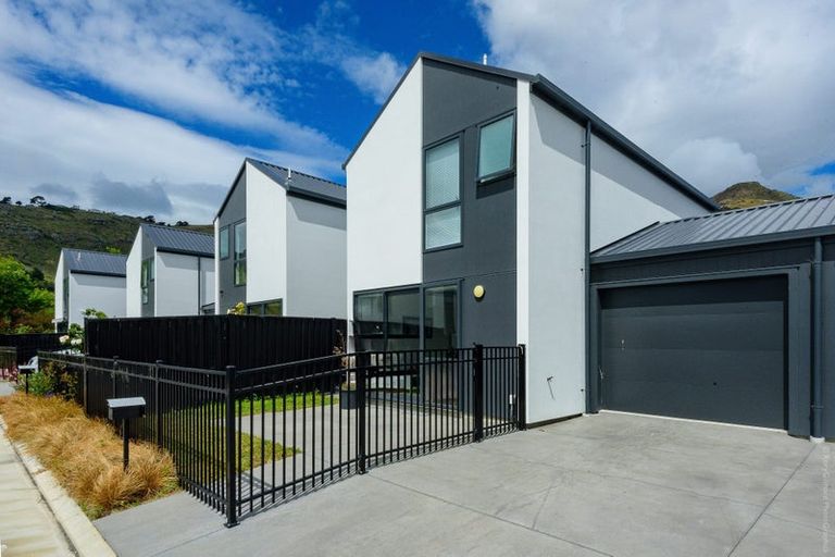 Photo of property in 16 Wheatsheaf Lane, Heathcote Valley, Christchurch, 8022