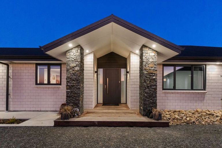Photo of property in 28 Oriwa Lane, Levin, 5571