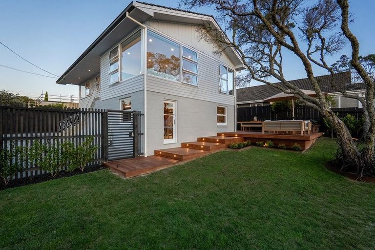 Photo of property in 122a Birkdale Road, Birkdale, Auckland, 0626