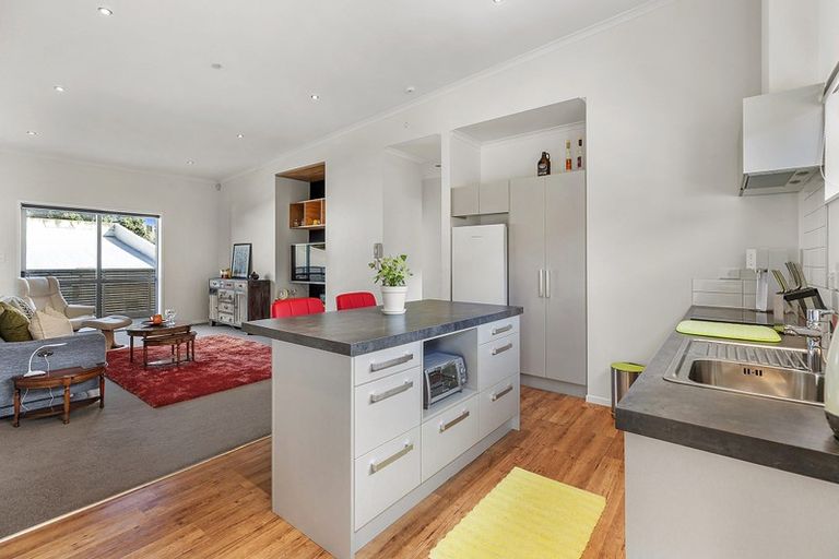 Photo of property in 8/123 The Parade, Island Bay, Wellington, 6023