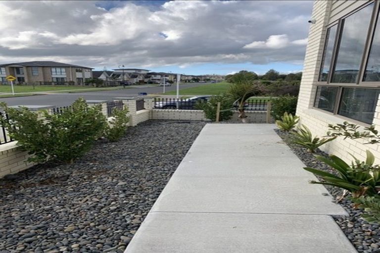 Photo of property in 1 Castlebane Drive, Flat Bush, Auckland, 2019