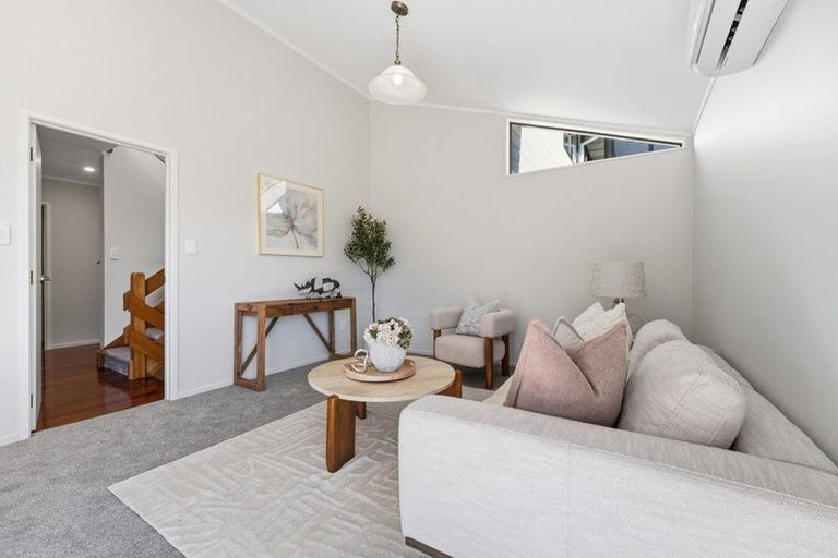 Photo of property in 2 Seaford Place, Murrays Bay, Auckland, 0630