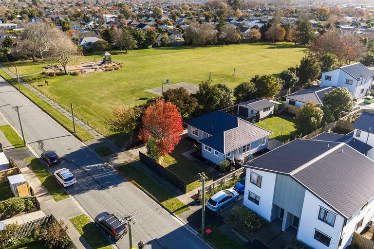Photo of property in 31 Paddington Street, Northcote, Christchurch, 8052