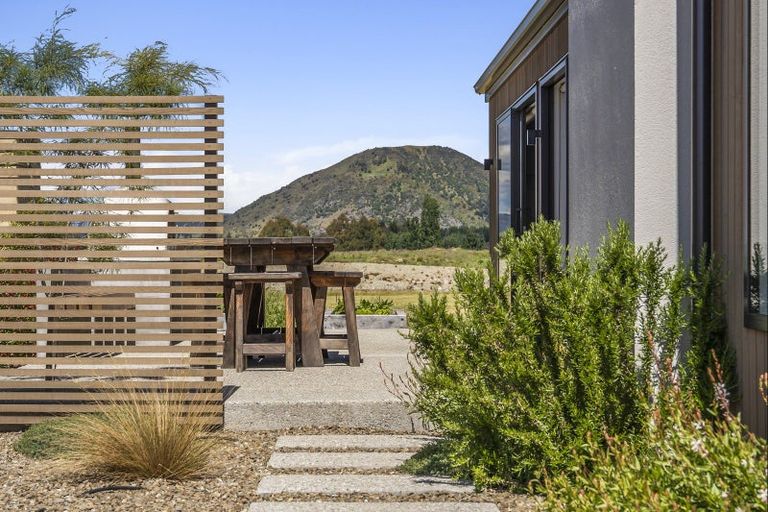 Photo of property in 9 Mcdonald Street, Wanaka, 9305