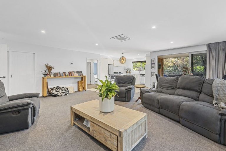 Photo of property in 198 Seaview Road, Westown, New Plymouth, 4310