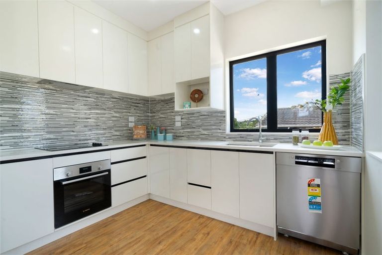 Photo of property in 21 Parker Avenue, New Lynn, Auckland, 0600